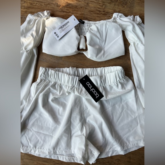 Boohoo Volume Sleeve Buckle Bralette & Short - NWT - Picture 3 of 3